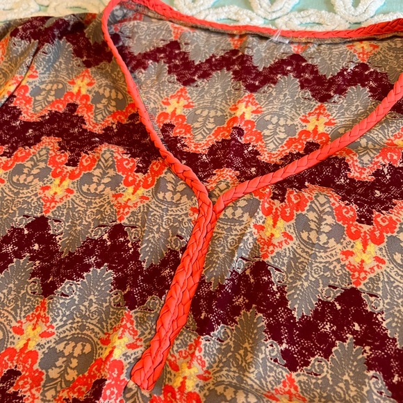 Coral and purple printed blouse - Picture 2 of 5